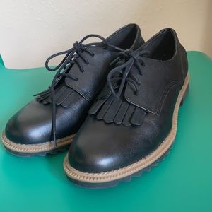 Clarks Somerset Oxfords- Women’s Black size 6